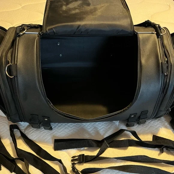 Black Skull Design Men's Bag